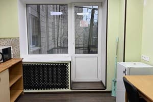 Хостел Кроне ГОК Затишок. Эконом трехместный с раздельными кроватями 4