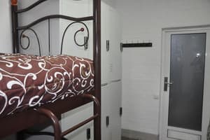 Хостел Z-Hostel. Место в мужском 8-местном номере  3